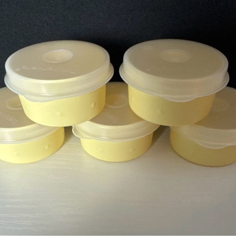 Tupperware Large Smidgets Dressing Container 1oz Set of 5 large Yellow